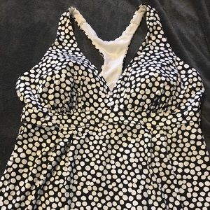 Super cute Lands end swimsuit top.